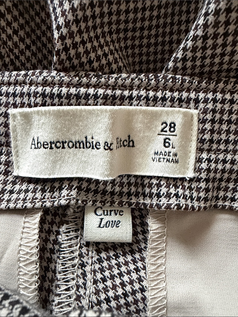 Abercrombie & Fitch high rise bootcut pants in beige houndstooth size 28/6 Long - Picture 10 of 10